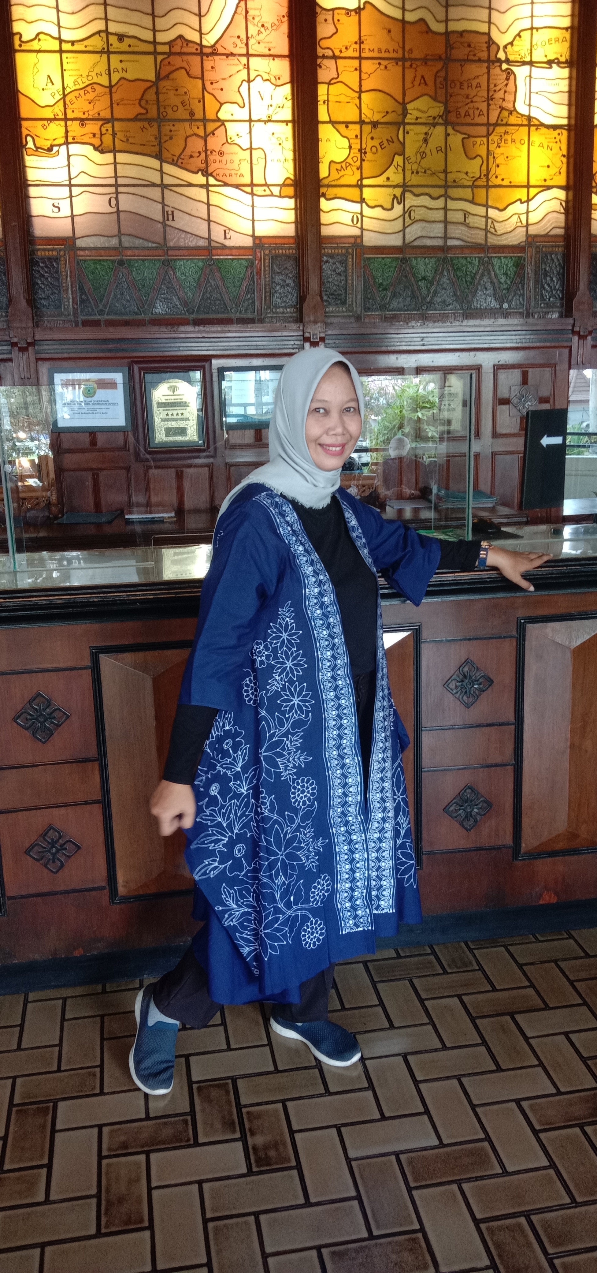 https://www.jogjafashionweek.id/userfiles/post/17ab563691e9c0f30a61209e1e74f67a.jpg
